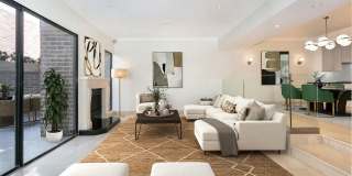 9323 Burton Way Gallery 2