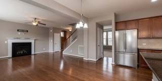Gorgeous LARGE Family Home! Gallery 16