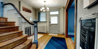 Beautiful two story unit with Victorian charm Gallery 2