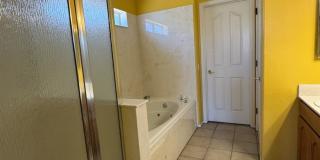 Beautiful 4 bedroom home in the neighborhood of Canyon De Flores! Gallery 14