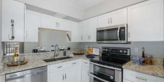 Beautifully Updated Condo Gallery 15