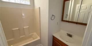 114 E Hull Street Gallery 15