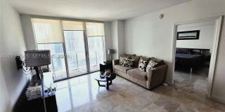 500 Brickell Ave Gallery 8