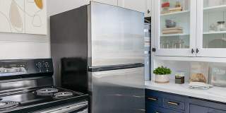 Elegant Renovation! HUGE 1 Bed 1 Bath Available Now! Gallery 14
