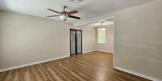 HUGE PRICE REDUCTION & READY FOR MOVE IN - AVAILABLE NOW! Gallery 6