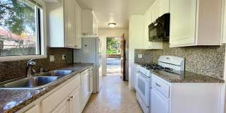 Fantastic House with Expansive Backyard and Large Detached Garage Gallery 11