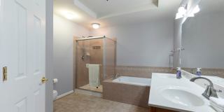 Elegant Townhome in Sought-After Groveton Woods Gallery 29
