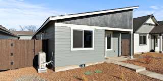 50% OFF!!! Modern 3 Bed/2 Bath Single-Level Home with Open Living - Redmond Gallery 5