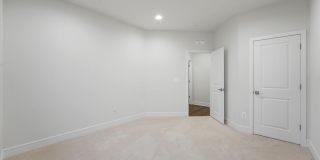 43421 FARRINGDON SQ Gallery 39