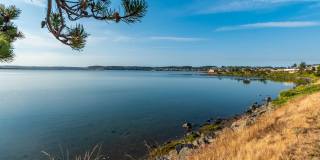 Waterfront Condo with 2 car garage Gallery 1