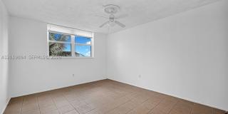 1075 NE Miami Gardens Dr Gallery 4