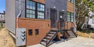 2534 N 11TH Street Gallery 18