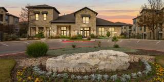 The Royce 8100 The Royce 8100 Gallery 30