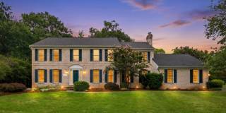7707 LAKE GLEN Drive Gallery 1