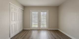 Beautifully remodeled 2bed/2ba Townhome - Ask about our Move-in Specials Gallery 11