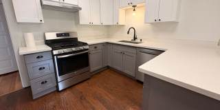 Charming Three Bed West Seattle Vintage Home Near Lincoln Park and Puget Sound! Gallery 7