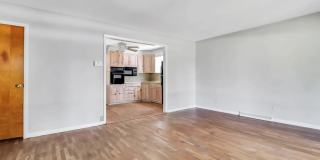 Charming 2 Bedroom Home in Normal Gallery 3