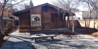 NW Bend 3x2 single-story hidden gem with huge fenced yard! Gallery 1