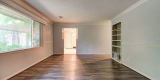 Charming 3-Bed, 1.5-Bath Home with 2-Car Garage Near NW 23rd & MacArthur Gallery 9