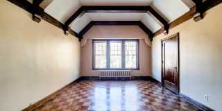 The Green Lodge Gallery 40