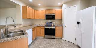 Large 4 Bedroom Home with Bonus Room! Large 4 Bedroom Home with Bonus Room! Gallery 8