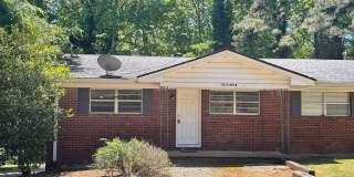 One bedroom, 1 bath Apartment on Airport Drive! Gallery 1