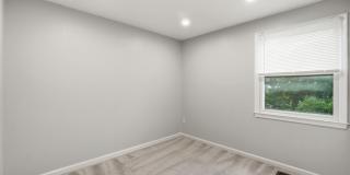 Conveniently located near shopping, dining, parks, and everything Northern Virginia has to offer. Gallery 13