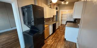 $1000 Move in Special - Beautiful 2 bed 1 bath in unit W/D, renovated kitchen, walkability! Gallery 8