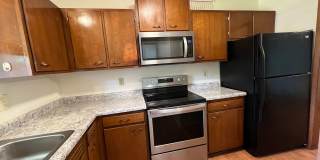 3 Bedroom home with garage, laundry and fenced yard! Gallery 9