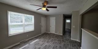 Spacious 4 Bed / 2.5 Bath Home with 2 Living Areas Gallery 4
