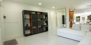 31 SW 6th St Gallery 9