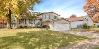 Split-Level Home With Fenced Yard In Quiet Residential Area Gallery 1