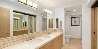 200 Harbor Dr. Gallery 7