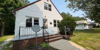 Room to Settle In with our SPACIOUS 3-Bedroom Wickliffe Home! Gallery 1