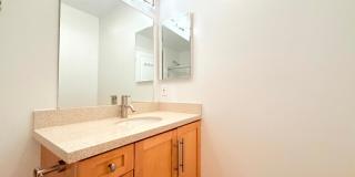 Fantastic Spacious 2 bed 2 bath condo in prime Sherman Oaks - Studio City with Pool and Gym! Gallery 19