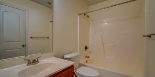 Large 2 BR, 2 BA Dual Master Suite in Boiling Springs Convenient to Shopping, Dining, Easy Access to I-85 Gallery 26