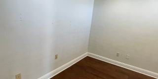 Gorgeous Commercial Unit off of North Market! Gallery 6