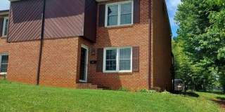 Beautiful Roanoke 2 bed 2 bath Duplex Gallery 1