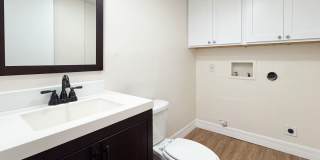 Newly Remodeled 2 bedroom 2.5 bath near Millenia Mall Gallery 10