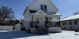 122 1/2 Woodlawn Avenue Gallery 1