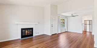 Gorgeous 2 bed/2 baths, located in the highly desired community of Woodbridge. Gallery 6