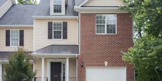 Spacious 3BR, 2.5BA End-Unit Townhome! Spacious 3BR, 2.5BA End-Unit Townhome! Gallery 1
