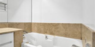 808 Brickell Key Dr 2506 Gallery 18