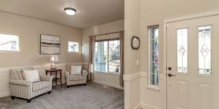 Mt. Rainier View Home on Cul-De-Sac with 3-Car Garage & A/C Gallery 5