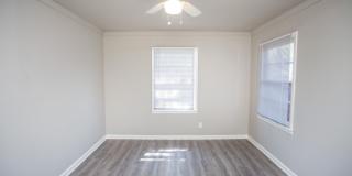 Spacious 4 Bed 2 Bath with Big Backyard Gallery 27