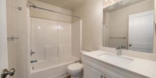 450 West Kennedy Avenue Gallery 15