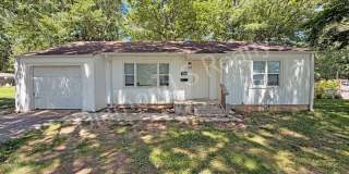 Charming and Clean 3 Bedroom Home - Nice/Quiet Neighborhood Gallery 1