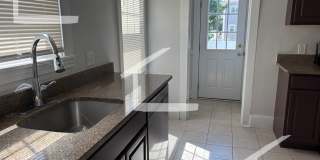 Nice 3 bed in oak square Gallery 7