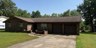 3 bed 2 bath 2 car garage house Gallery 1
