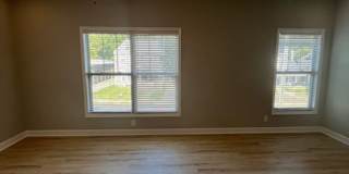 Beautiful modern upstairs condo with 2 full baths! Pet-friendly, with generous parking! Gallery 10